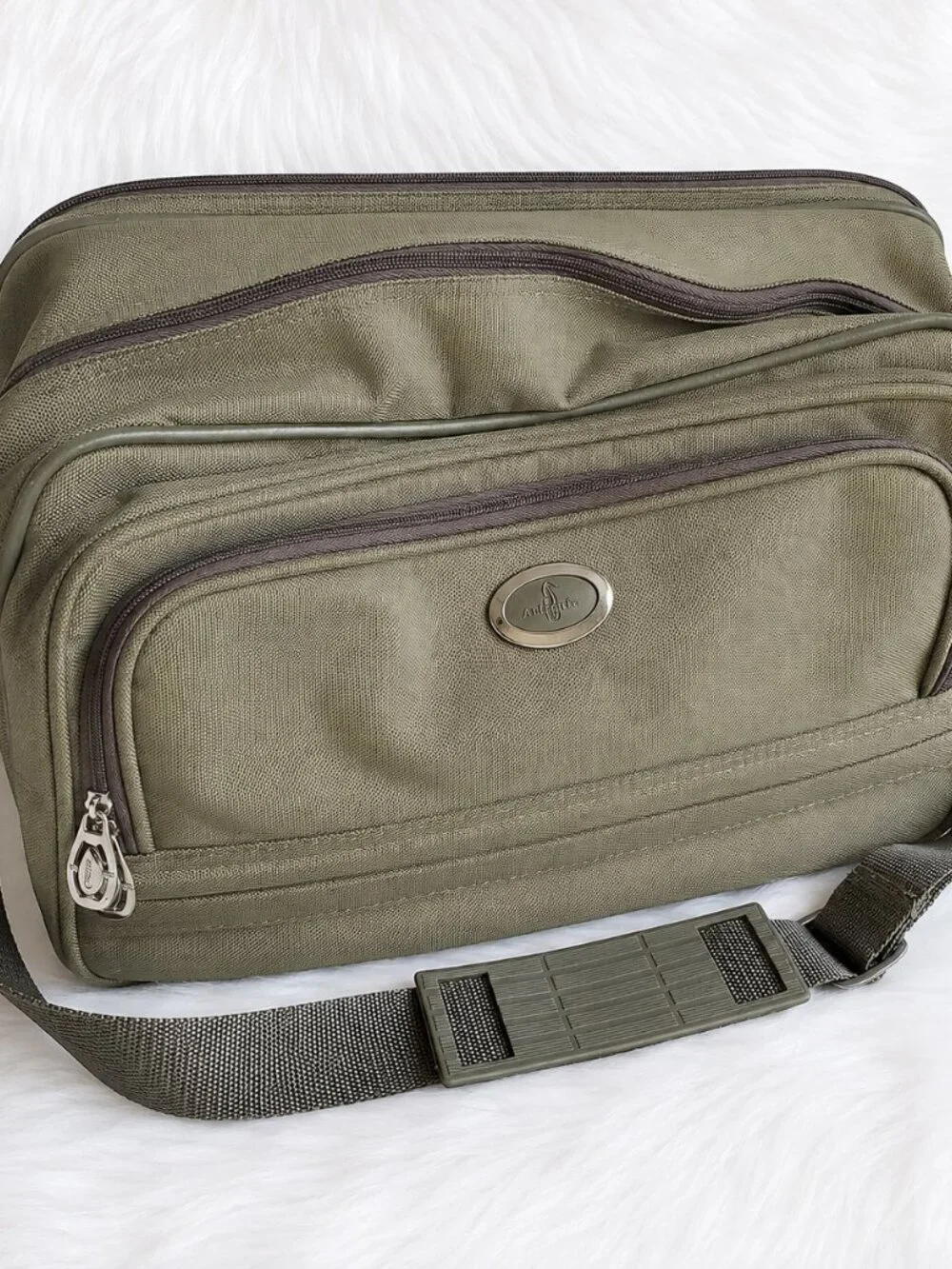 Atlantic Vintage Olive Green Traveler Garment Expandable Carry On Duffle Bag
